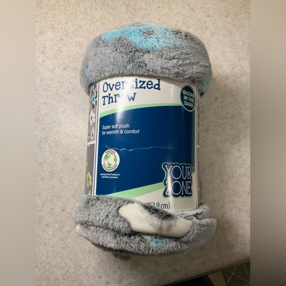 Your Zone Other - Your Zone Gray Oversized Throw Blanket